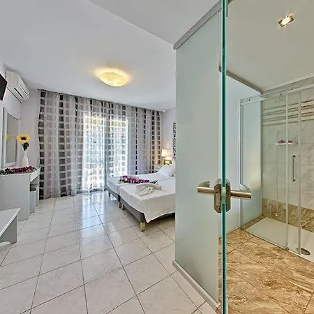 Sunrise Hotel 2*